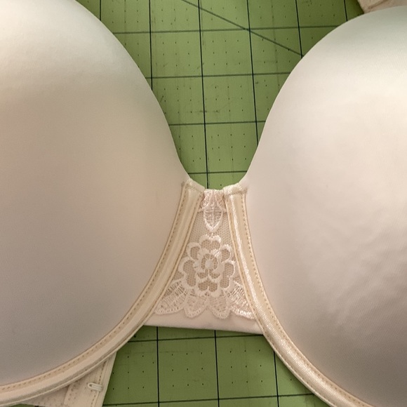 Vanity Fair Bra - Picture 7 of 8